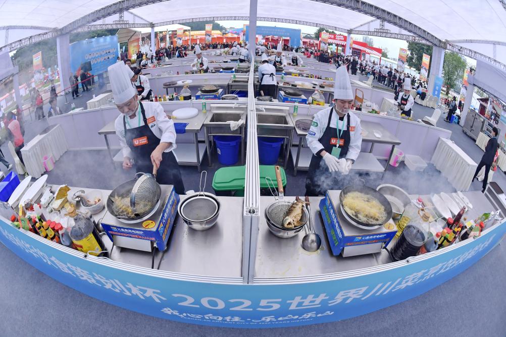 “小吃”不小！百年川菜开启“因食而旅”新图景