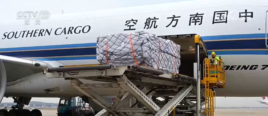假日跨境贸易火热、外贸动能持续释放 跨境电商“买全球、卖全球”加速跑