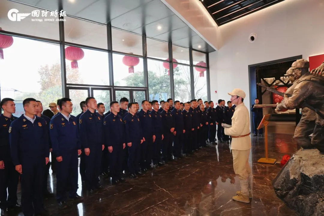 国防时报社“国防教育微阵地”揭牌仪式在金堂县“星光·1953”红色空间举行