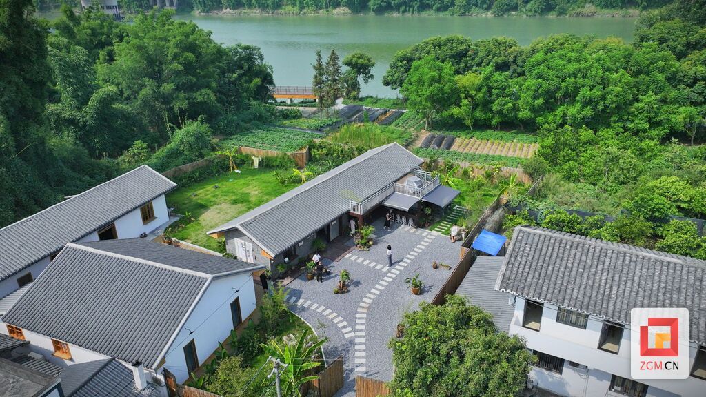 2、花園村依托沱江流域沿岸的環(huán)境治理成效，打造出“紅豆小苑”等多個鄉(xiāng)村游網(wǎng)紅打卡地。（自貢融媒記者 芶思攝）.jpg
