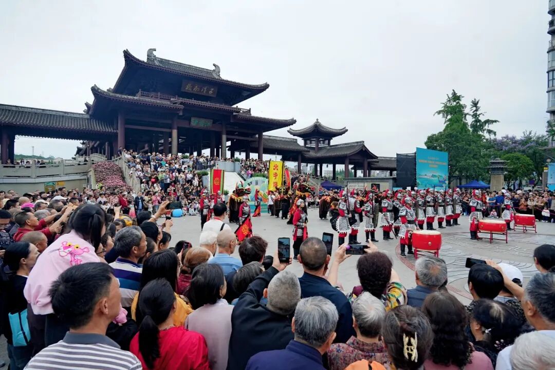 当“村糖会”遇上龙舟会，新津“甜”翻了！