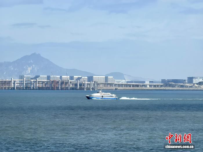 台湾写真：“小三通”25周年 金门民众赴大陆如“走灶脚”