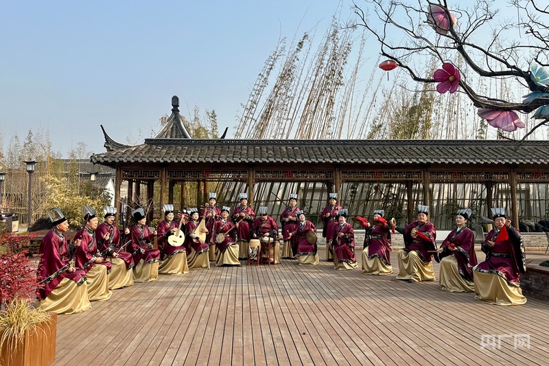 年味里的中国 | 一锣一鼓皆是戏 承古开新贺岁声