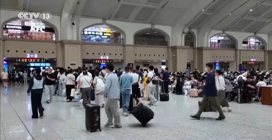 受强降雨影响，铁路部门：西成高铁、新成昆铁路等52趟列车停运！