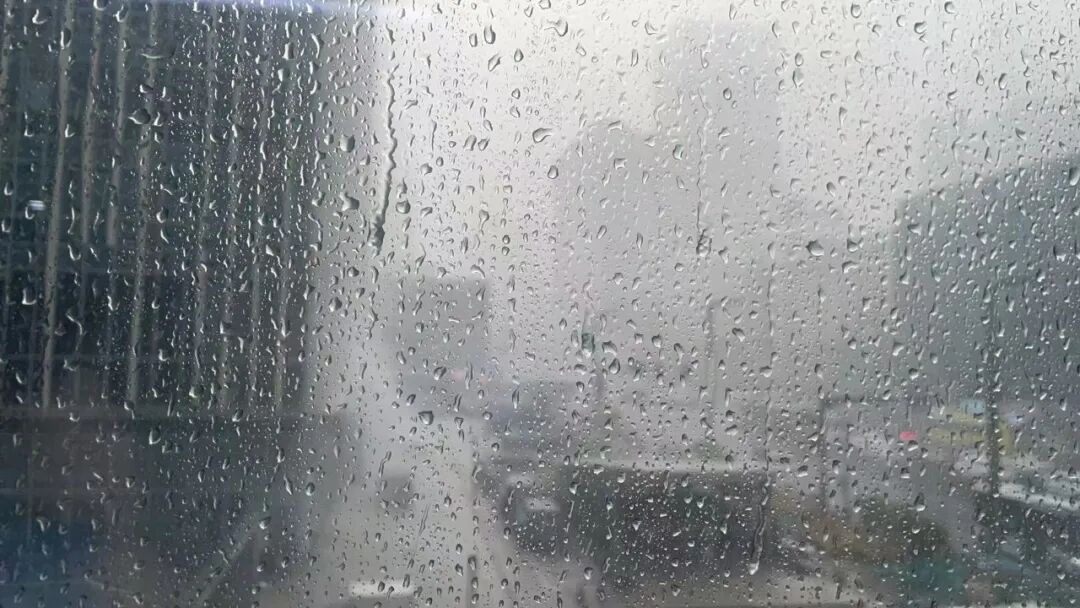 晴雨切换！成都大雨、雷电和短时阵性大风来袭，大家注意防晒防雨