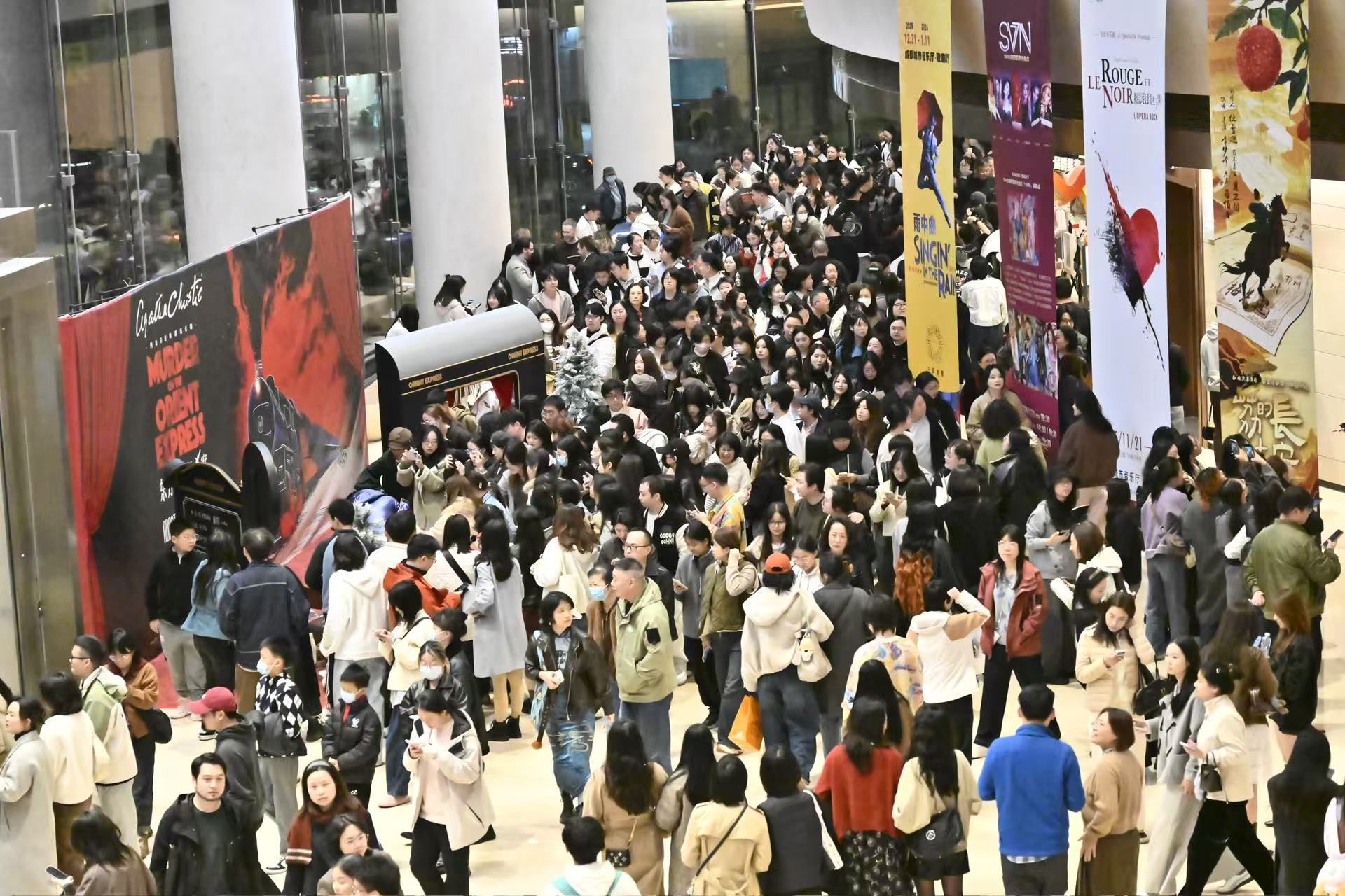 La saison des spectacles de novembre continue d’être passionnante et les citoyens de Chengdu peuvent profiter d’un festin artistique à leur porte_Local_Red Star News Network