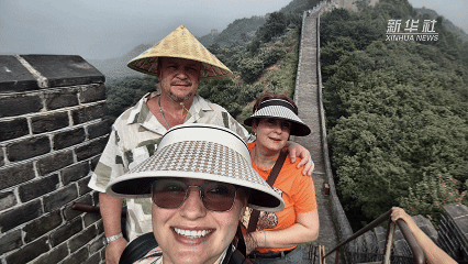 长城脚下遇清凉 老外一家的“China Cool”之旅