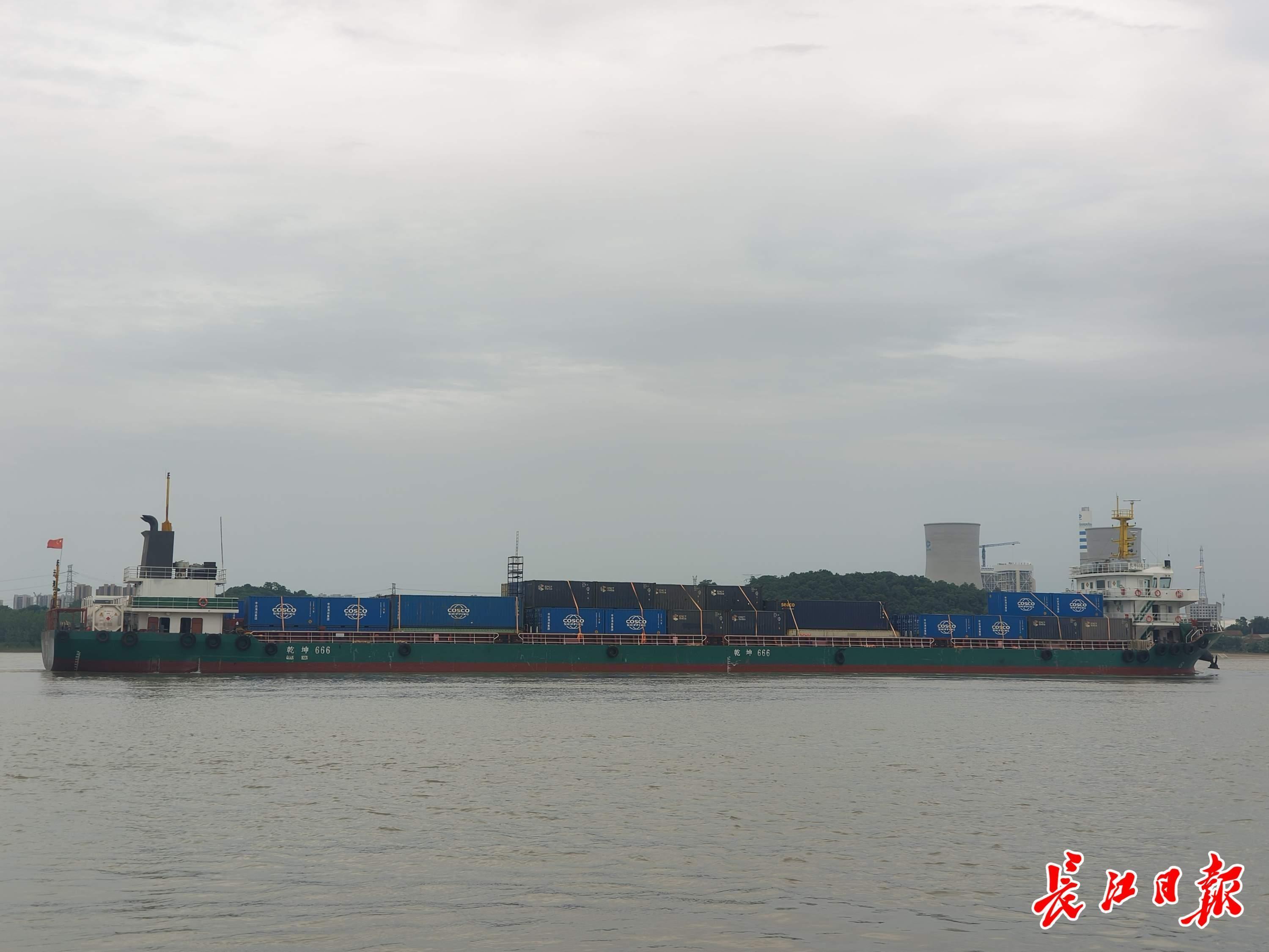 长江拐弯处,内陆港推开世界门_国内_红星新闻网