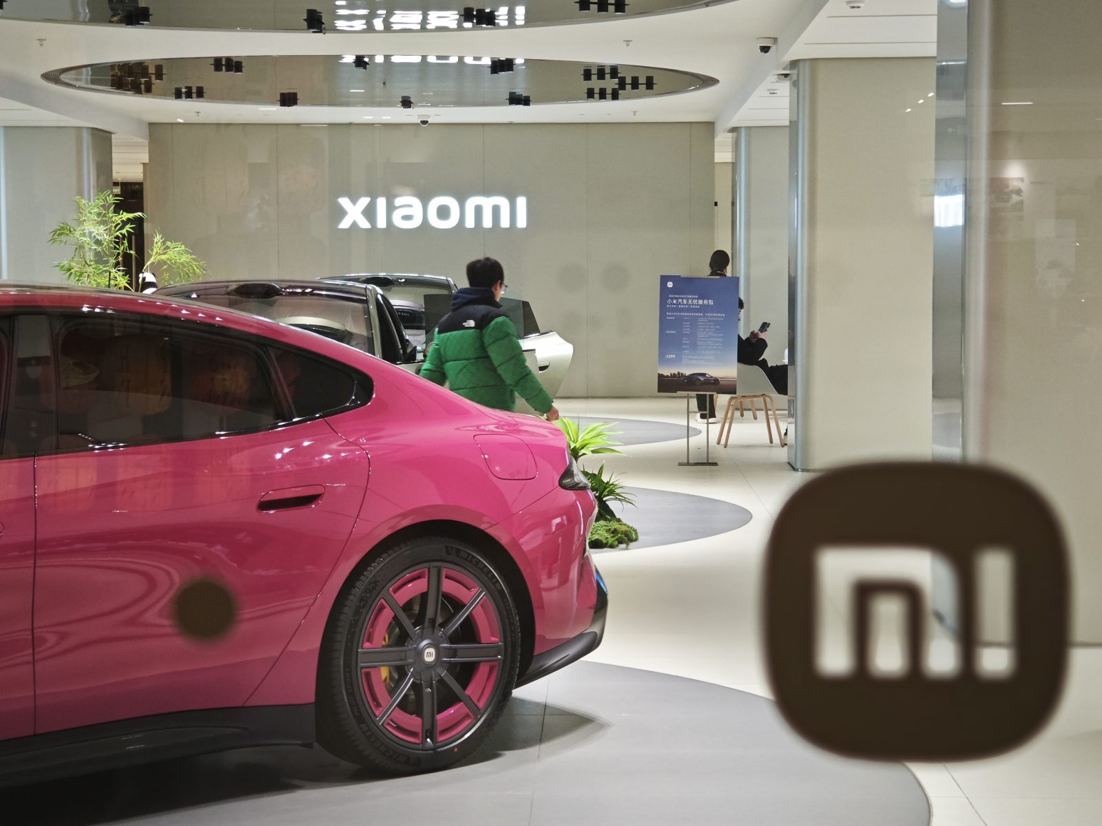 小米汽车销量夺冠获雷军点赞 行业新政获积极响应 