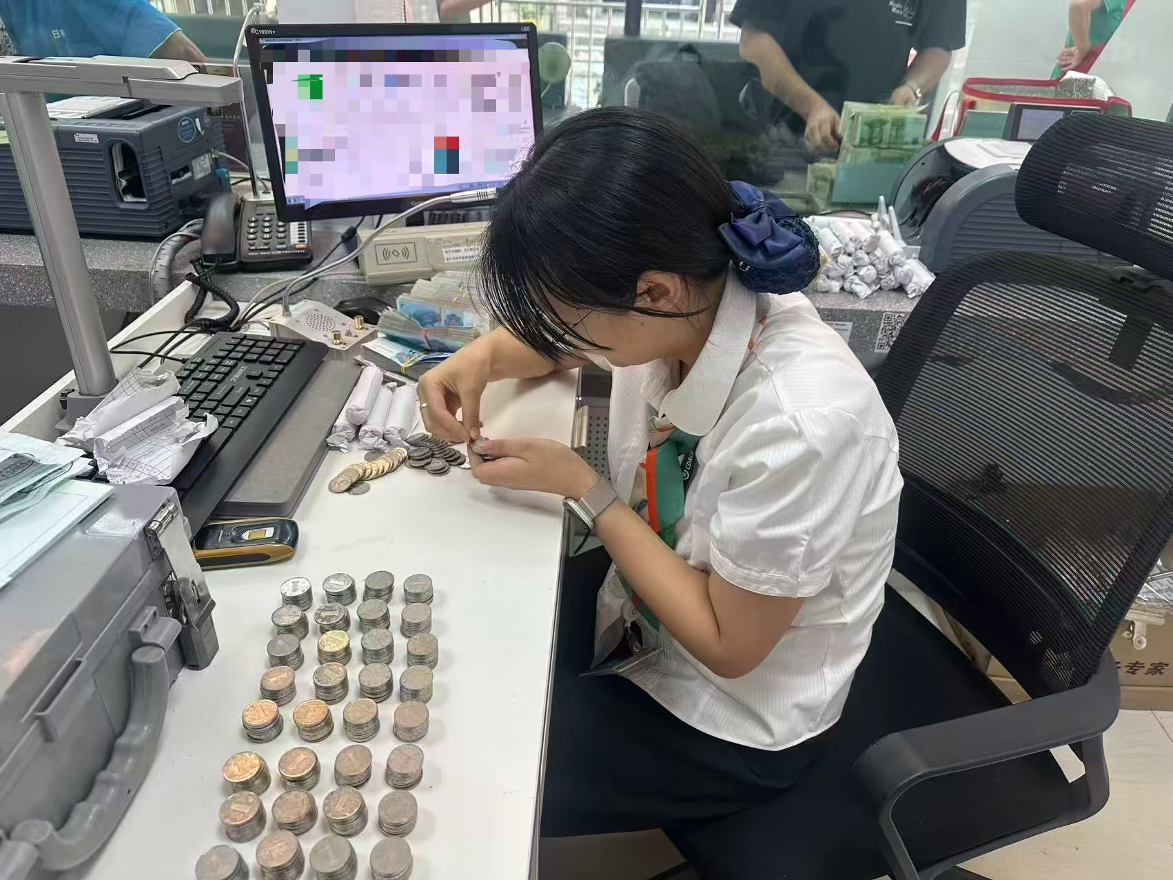 细微服务暖民心 点滴行动显初心