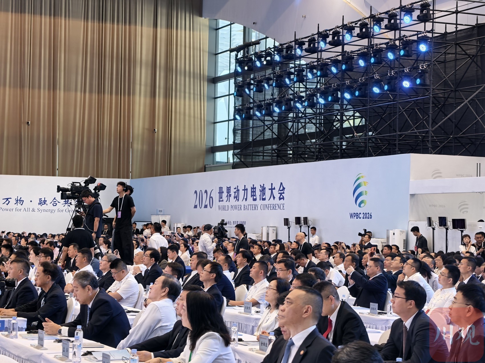 动力电池产业步入2.0时代！这一全球行业盛会折射出哪些新风向？丨聚焦2026世界动力电池大会