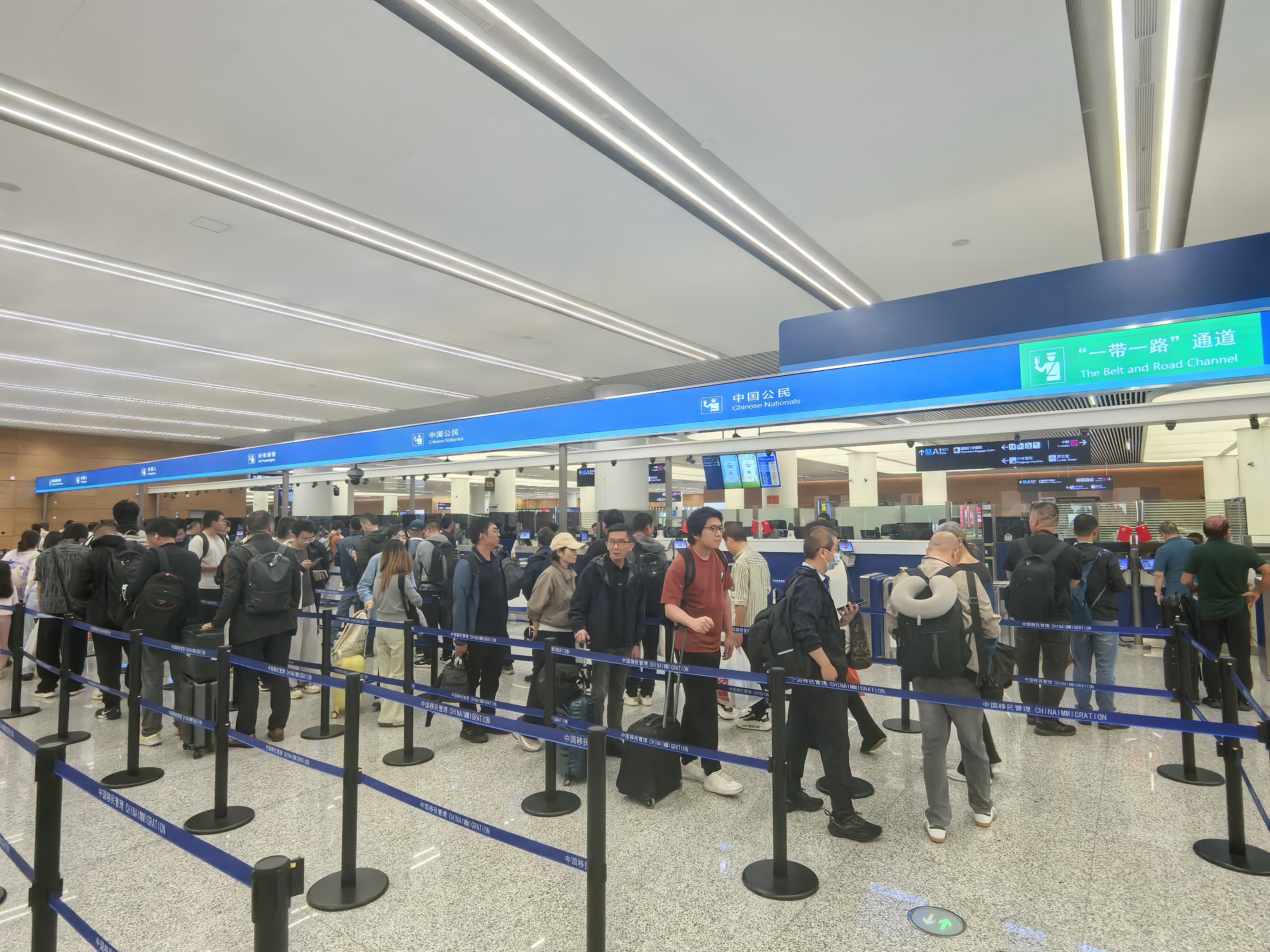 “五一”假期，成都航空口岸外国人入出境2.1万余人次