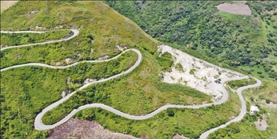 中企承建的秘鲁高原公路改造与维护项目惠及20余万人“这条路改变了我们很多人的生活”