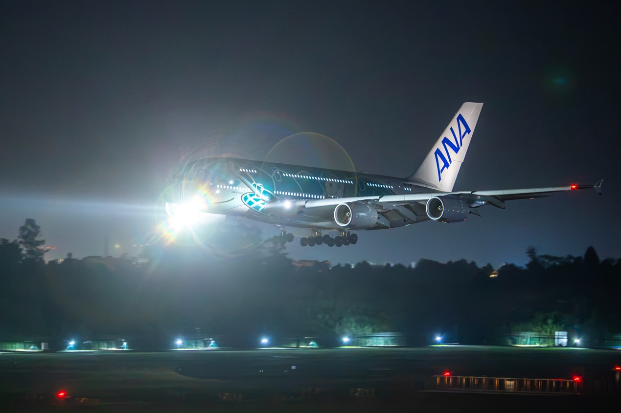 萌飒巨无霸抵蓉！“绿海龟”A380降落成都 点燃航空爱好者热情