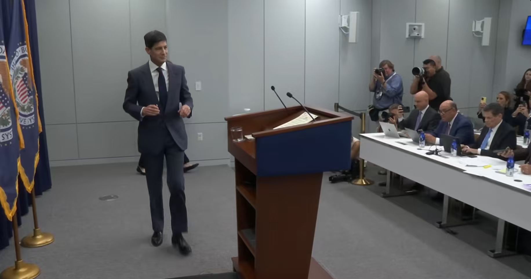 沃什“首秀”释放鹰派信号！9人预测年内加息，9月加息概率超56%！美联储声明仅130字为19年来最短，取消前瞻指引，成立五大工作组 (http://armanice.com/) wap 第8张