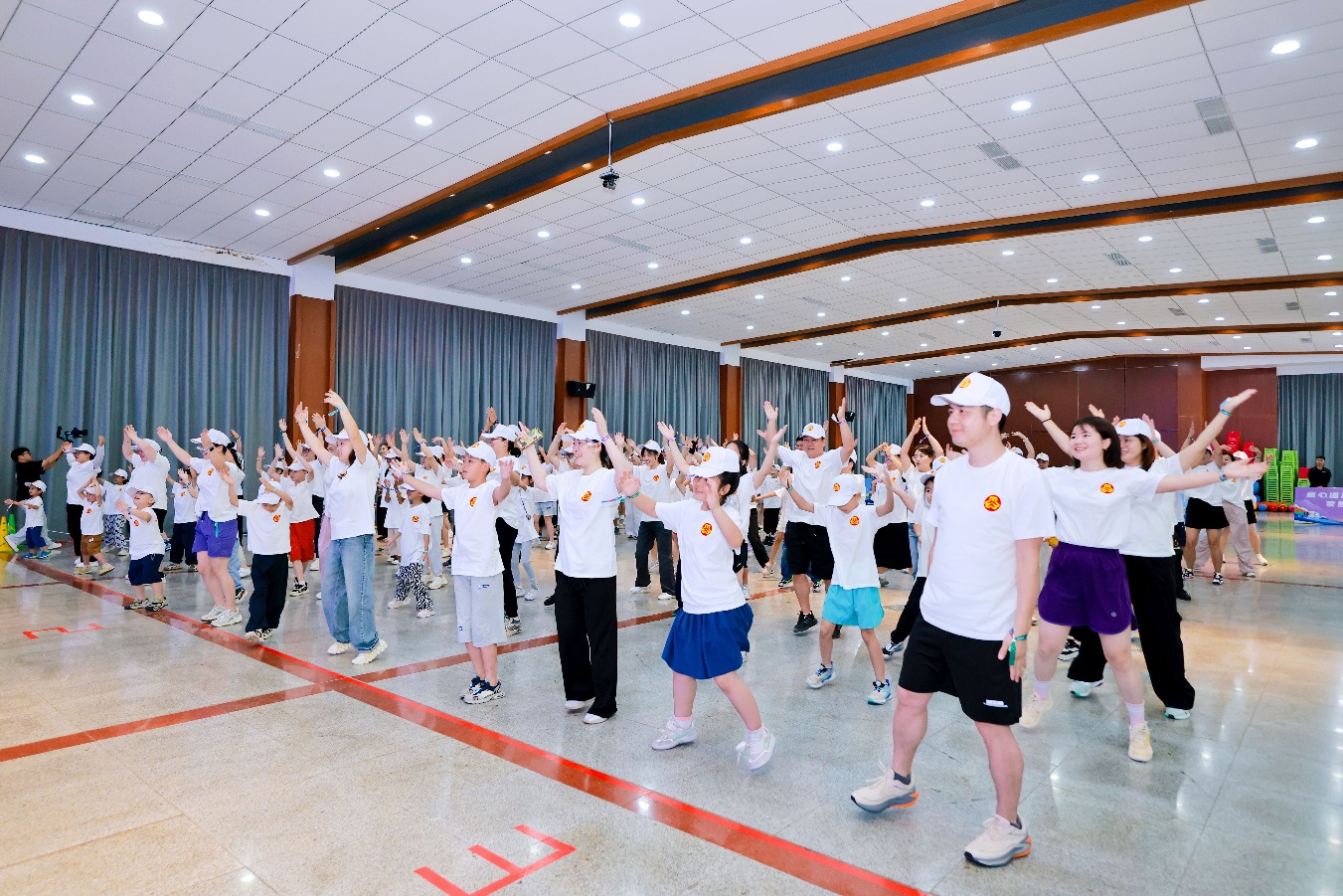 70组家庭挥汗双流！2026“蓉城幸福家·亲子快乐行”趣味健身活动欢乐开赛