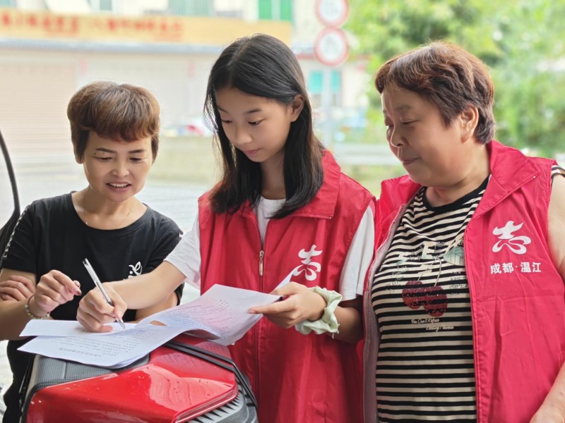 “小先锋”“老骨干”协同  社区增添新活力