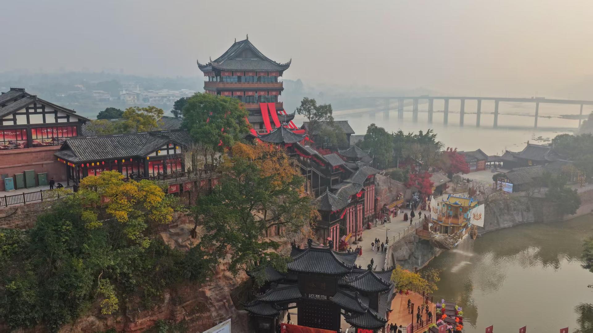 从“看剧”到“入戏”！全国首个以影视IP为核心的沉浸式影旅融合园区在成都金堂开园