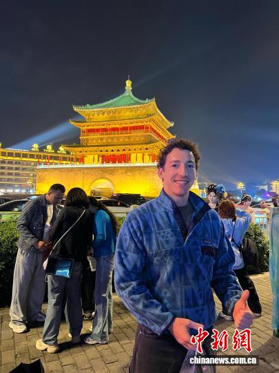 美国青年的“中国假期”：好奇为桥 包容作舟