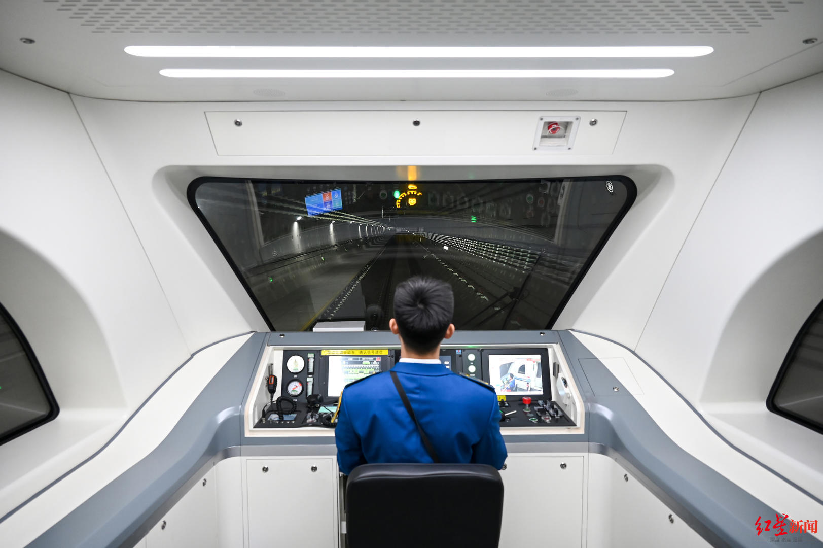 从穿江1170米到无柱车站，成都地铁13号线设计师揭秘“地下奇迹”