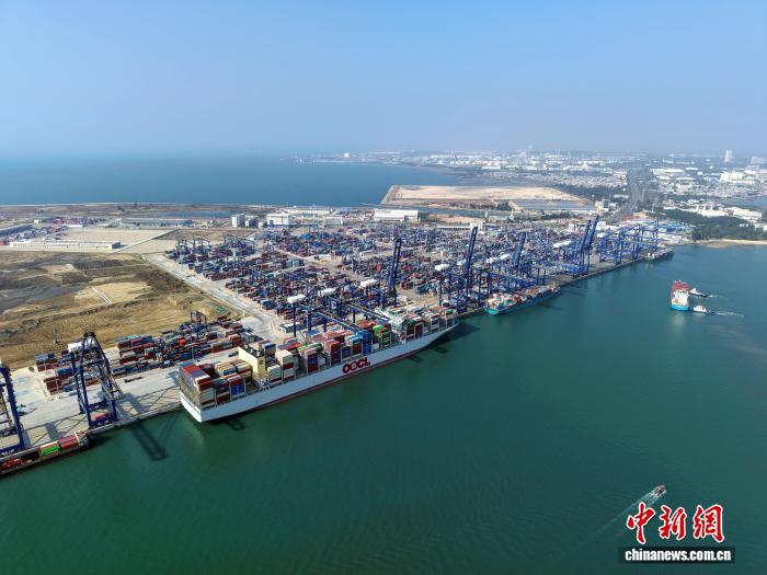 海南封关看变化：洋浦港一季度外贸集装箱吞吐量增长199%