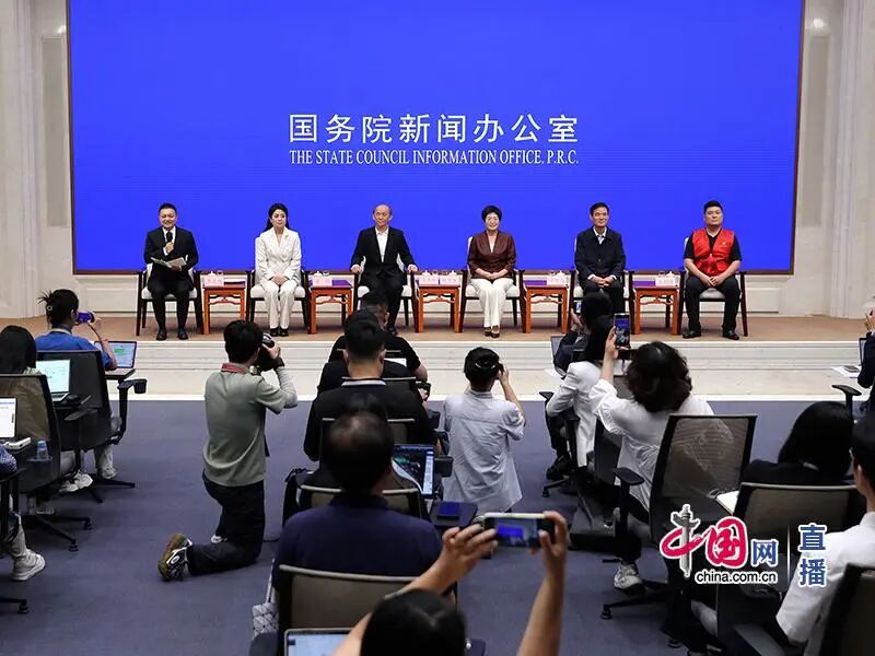 成都“小牛哥”，亮相国新办中外记者见面会！