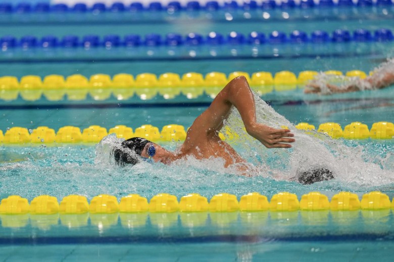 十五运会丨张展硕勇夺三金:挑战自我,游向巅峰 十五运会丨张展硕勇夺三金:挑战自我,游向巅峰