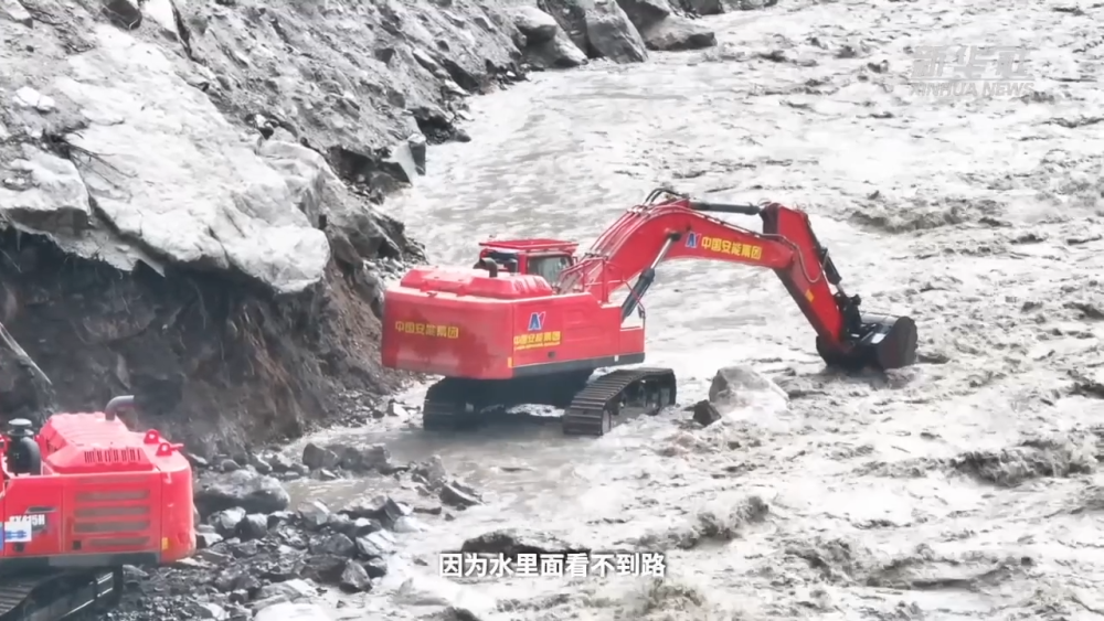 两小时推进不到5米？吉隆口岸道路抢通为什么这么难？