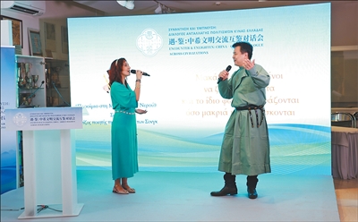 “把这种对话精神传递给青年一代”