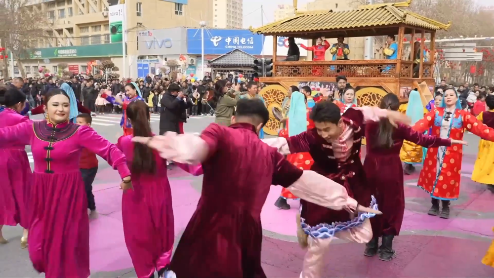 迎新年 新疆各地文艺活动热闹登场