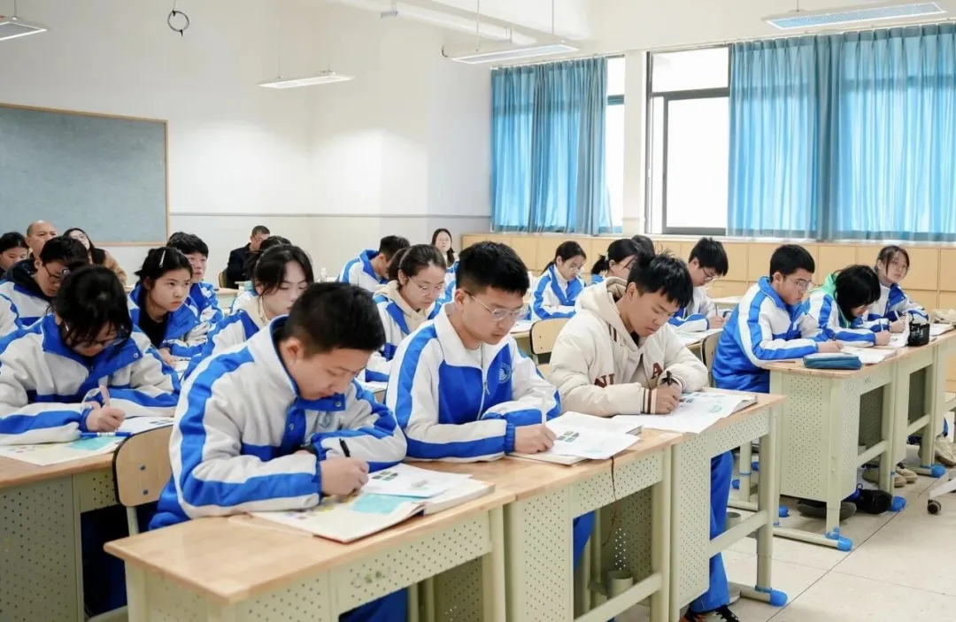 微信图片_20251215165721_2948_181.jpg