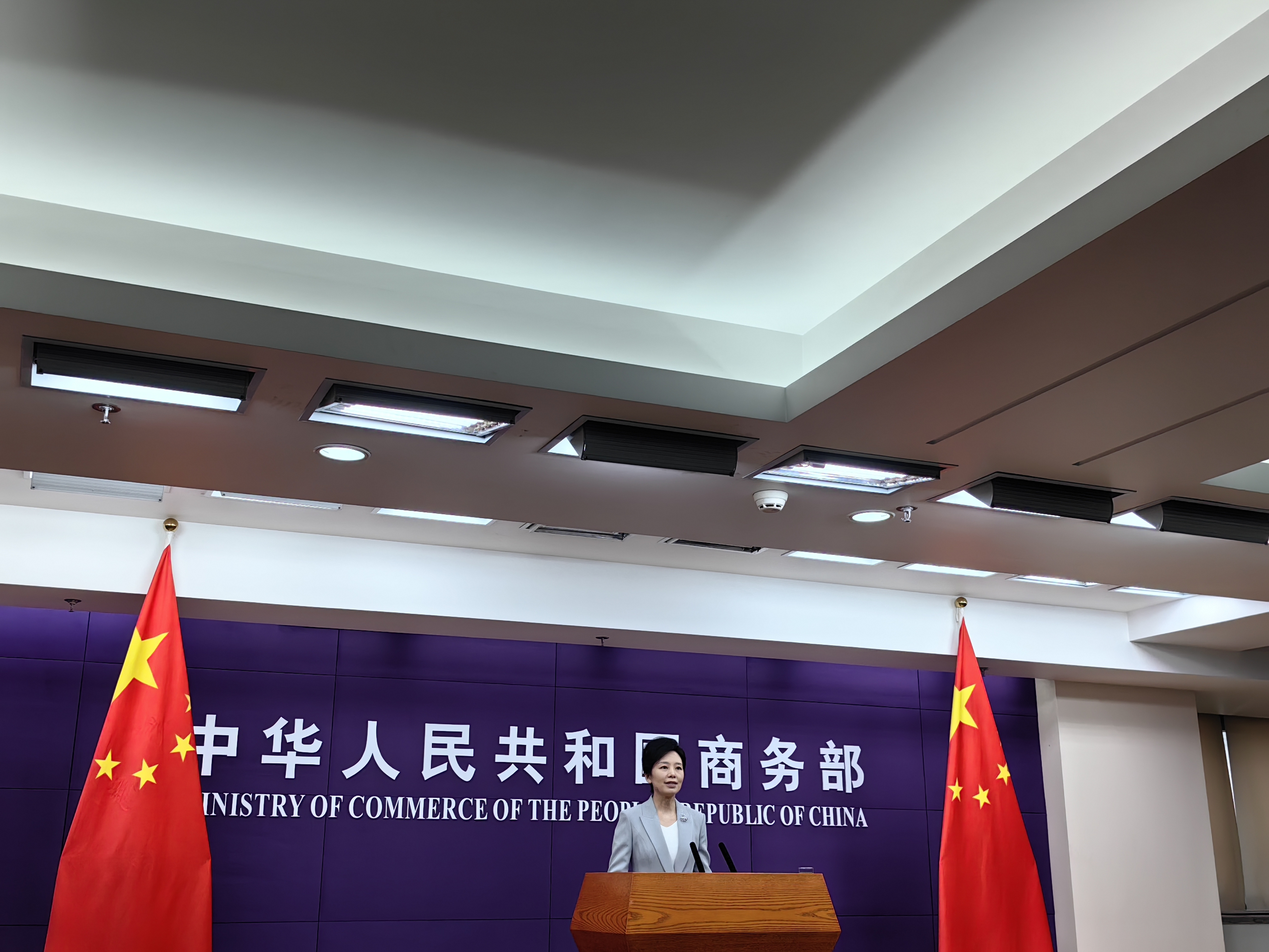 “零公里二手车”持续引来讨论 商务部：将会同有关部门加强对市场跟踪研究，推动破除制约汽车流通消费堵点卡点 | 每经网