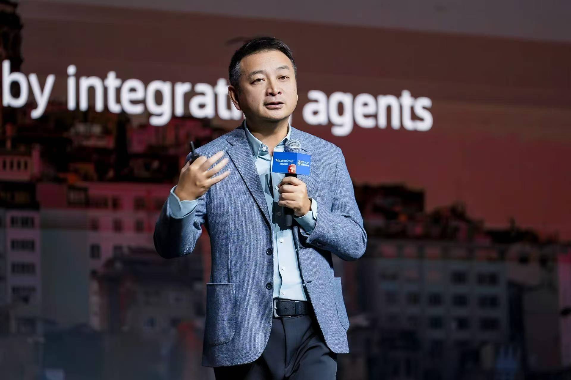 成龙出任携程“入境游大使” 梁建章：携程未来5年将引入2亿人次境外游客 (http://www.hilij.com/) p 第1张