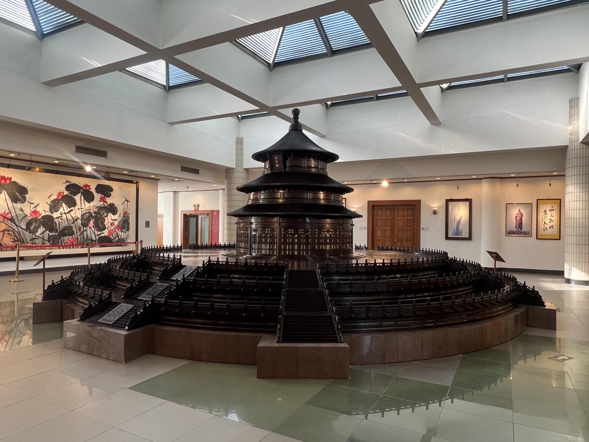 告别陈丽华:她白手起家缔造470亿元财富,但认为“赚钱不是一切”,与饰演“唐僧”的迟重瑞携手36载 wap 第3张-papi酱 告别陈丽华:她白手起家缔造470亿元财富,但认为“赚钱不是一切”,与饰演“唐僧”的迟重瑞携手36载 (http://www.paipi.cn/) wap 第3张