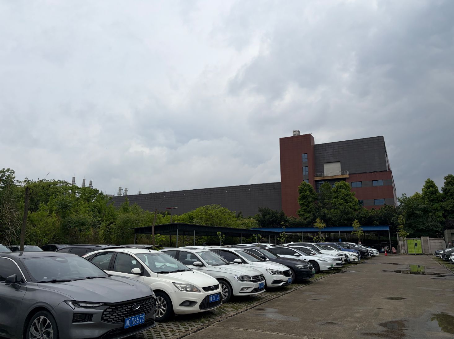 华芯科技股东纠纷持续，海特高新诉讼能否夺回权利？每经实探：多名华芯科技员工表示“不知道” (http://dinkfamily.com/) wap 第3张