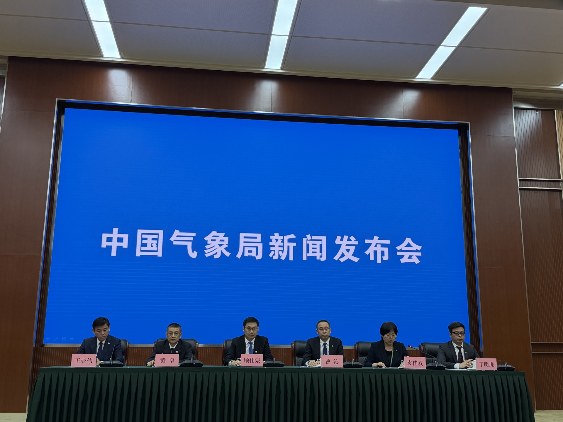 浙江、广东等多地出现10级以上雷暴大风 国家气象中心回应每经：大范围强对流天气过程与过去5年同期平均相比略偏多 (http://www.999law.cn/) caij 第1张