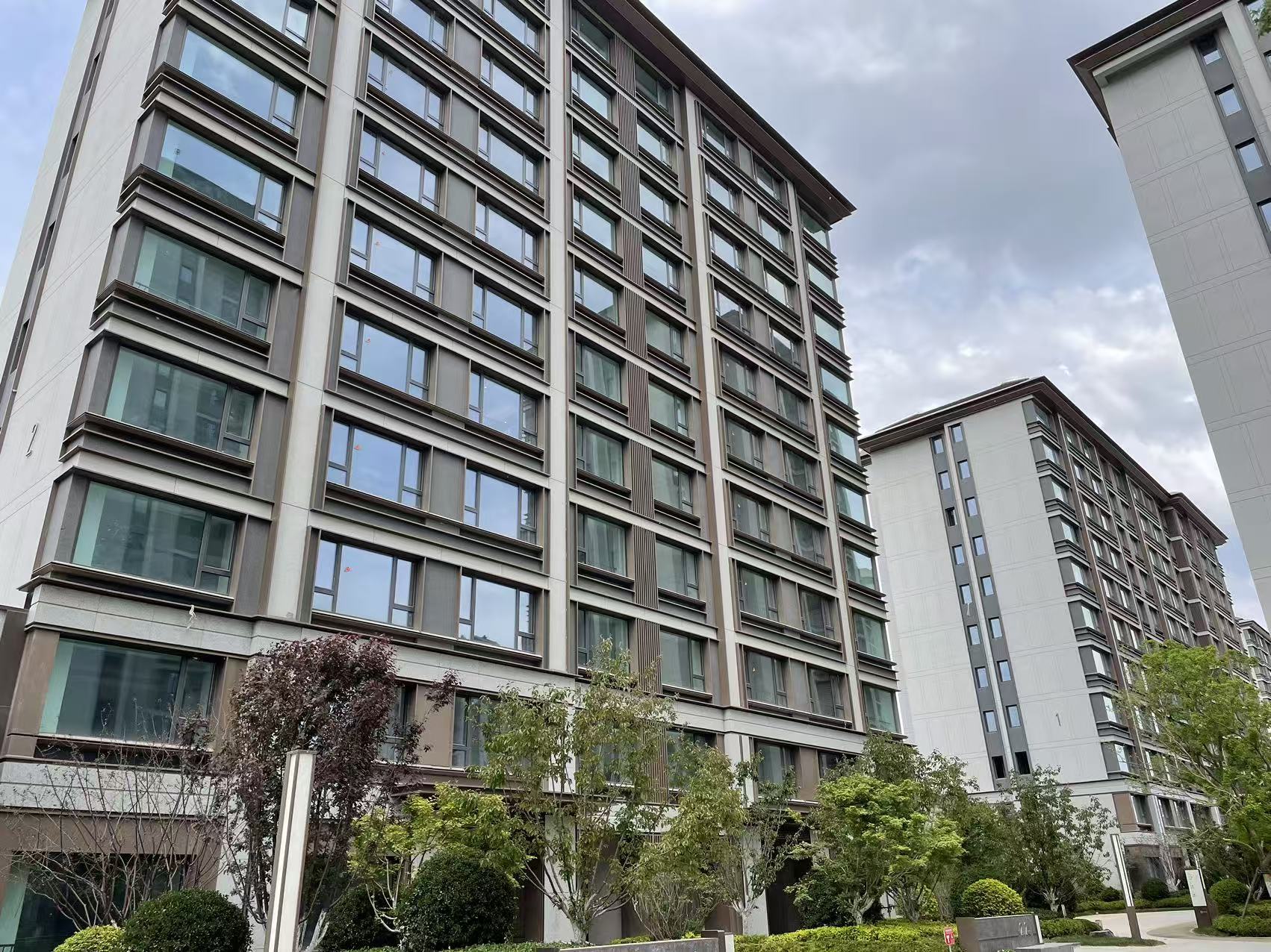 客户排队等讲解、组团看样板间，雄安新区楼市“五一”假期也热闹，依旧严格限购、现房销售 (http://www.999law.cn/) caij 第3张
