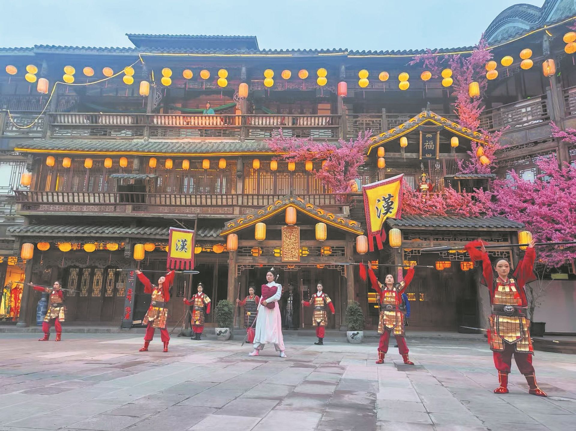 以三国蜀汉IP打造文旅融合新场景 穿汉服品蜀味 在沉浸式体验中“一秒入戏”