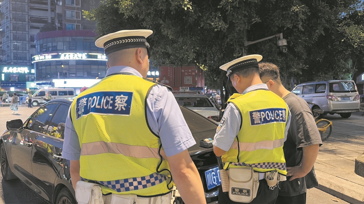 成都“飙车炸街”、建筑垃圾两项整治行动见成效