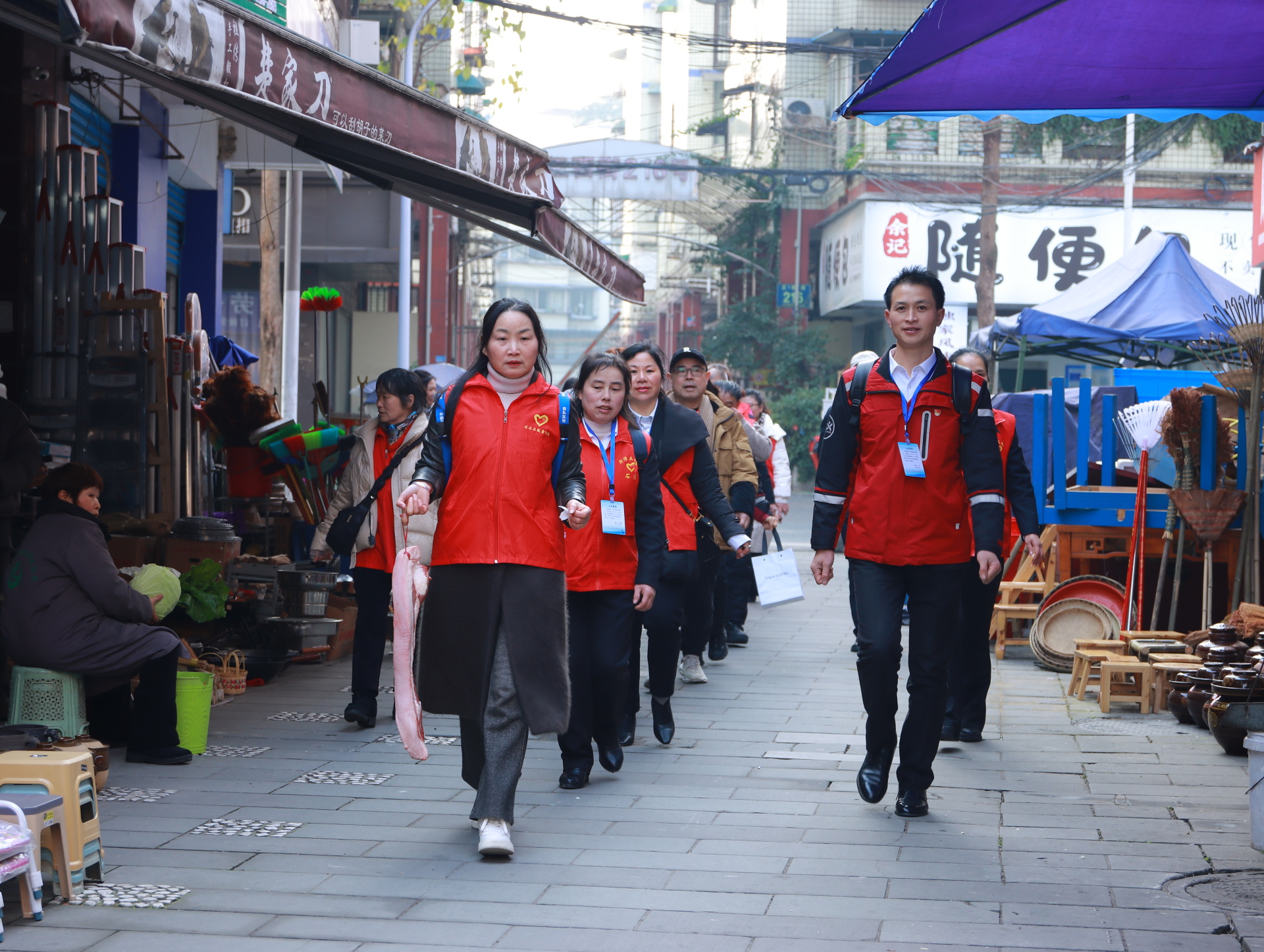 追光的你 | 成都快递小哥石尘：包裹有终点，善意永“派送”