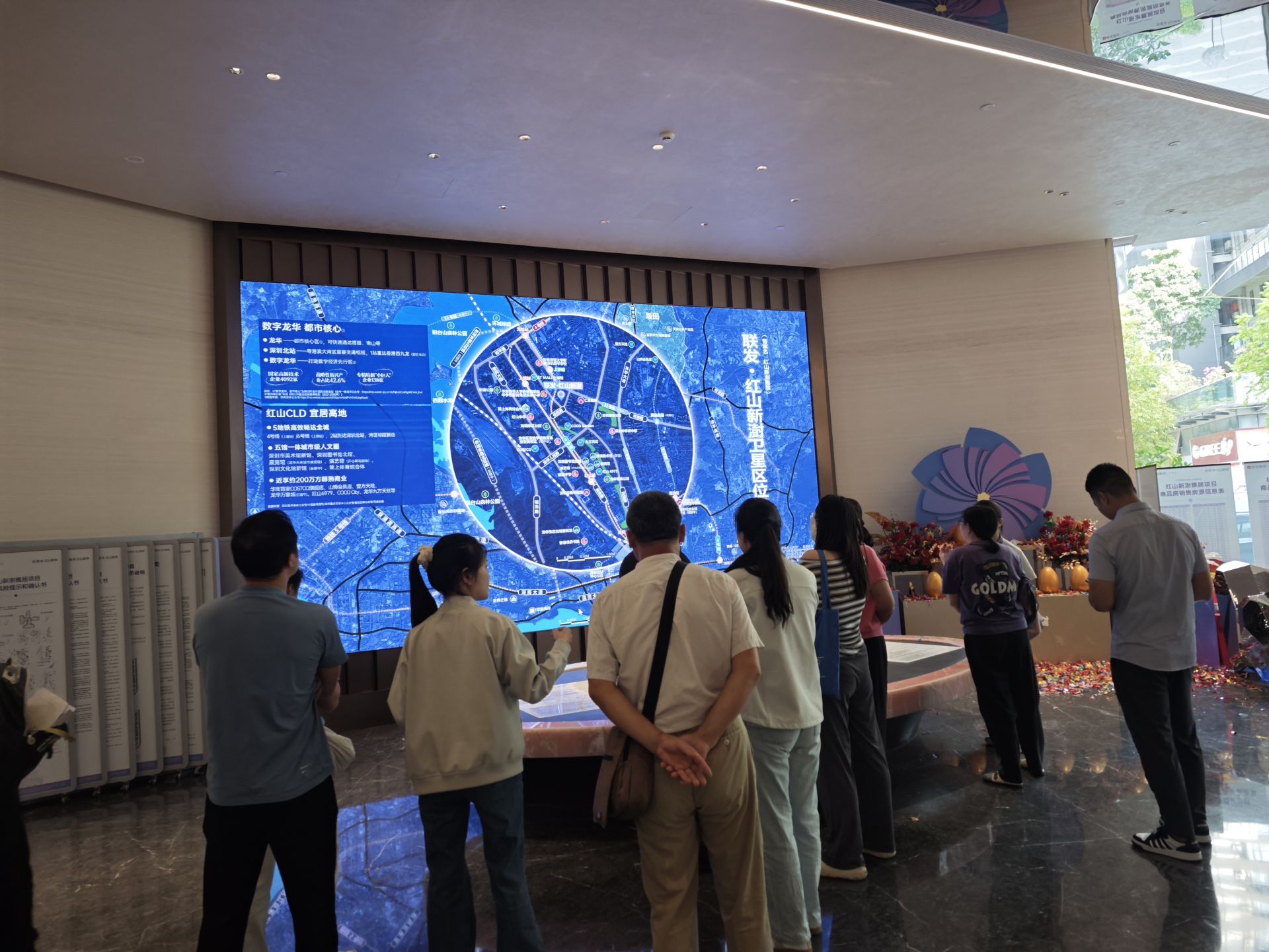 广深新政“点燃”5月楼市：深圳再现外地购房团，广州多个楼盘销售额过亿元 | 每经网