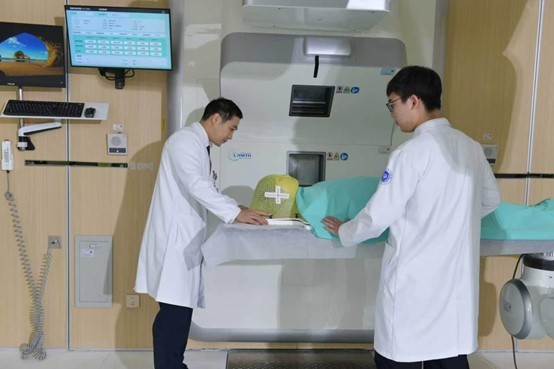 重离子治“癌王”，12次放疗后近乎无痛！专访浙江省肿瘤医院副院长朱骥：国产设备单疗程费用有望跌至10万元，基本医保何时能覆盖？ (http://www.hilij.com/) p 第2张