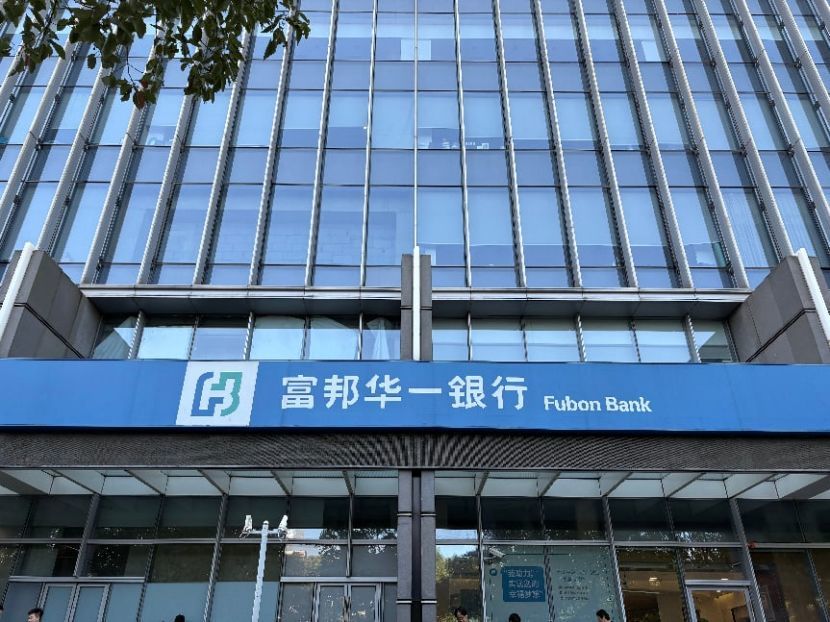 美元存款利率走高？每经实探上海多家银行：多款产品突破4%， 专家提示“换汇追求高息者应谨慎决策” (http://www.kingbaby.com.cn/) wap 第4张
