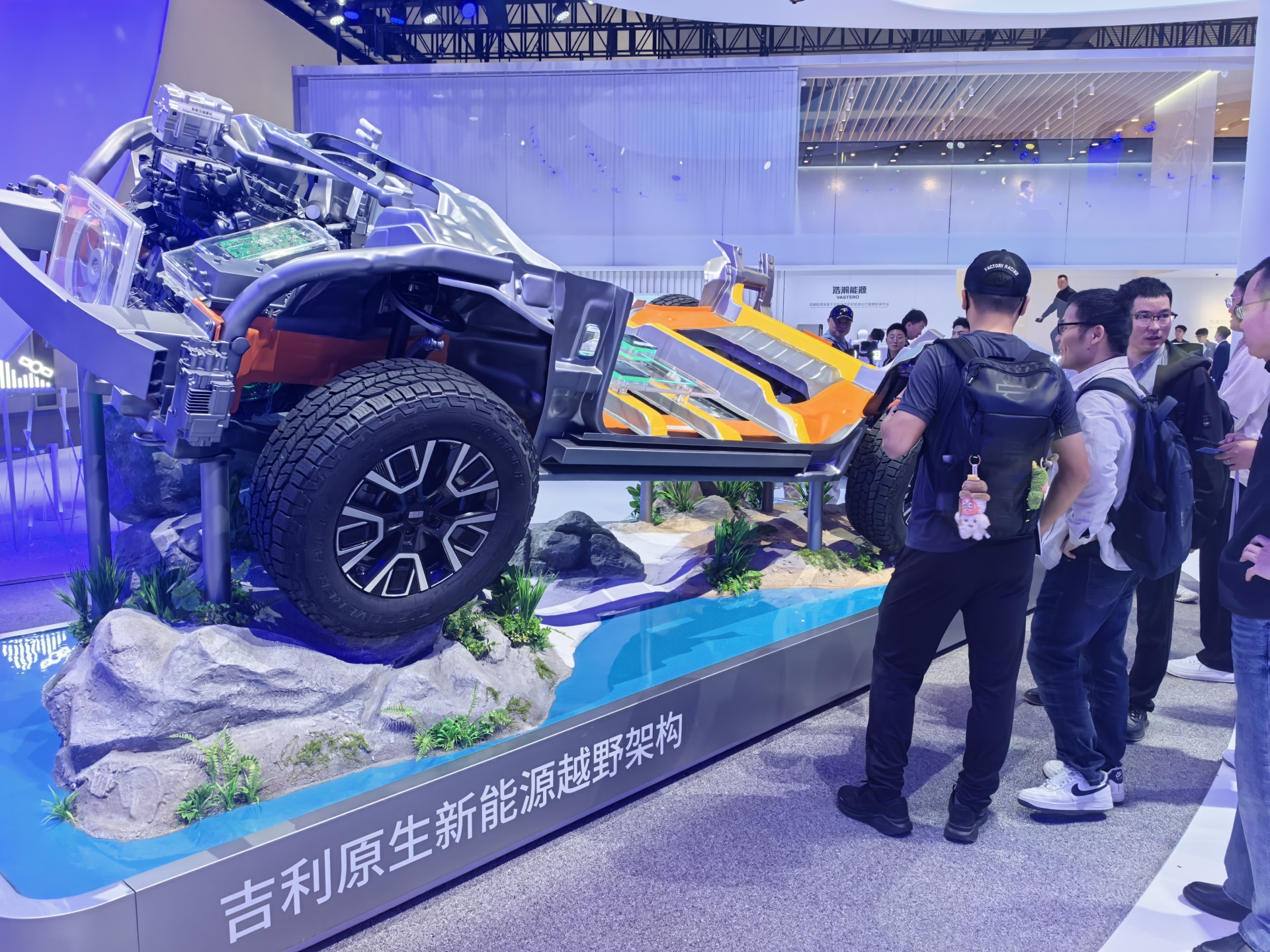 车展速递丨吉利发布Robotaxi原型车Eva Cab 明年推曹操出行定制版 (http://www.photoreceiver.com/) 财经 第1张