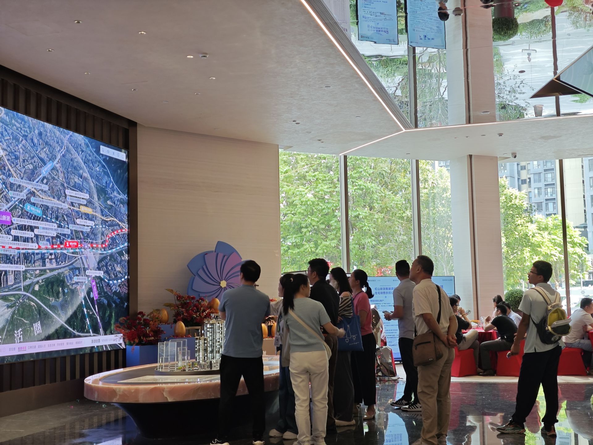深圳核心区“破冰”！有豪宅盘一天成交10多套，置业顾问：新政后前期储备客户加速成交 (http://www.999law.cn/) caij 第4张