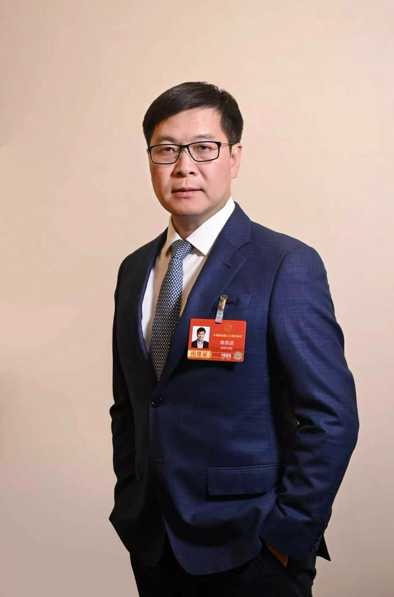 履职八年，姚劲波代表聚焦AI普及、家政供给与住房交易 