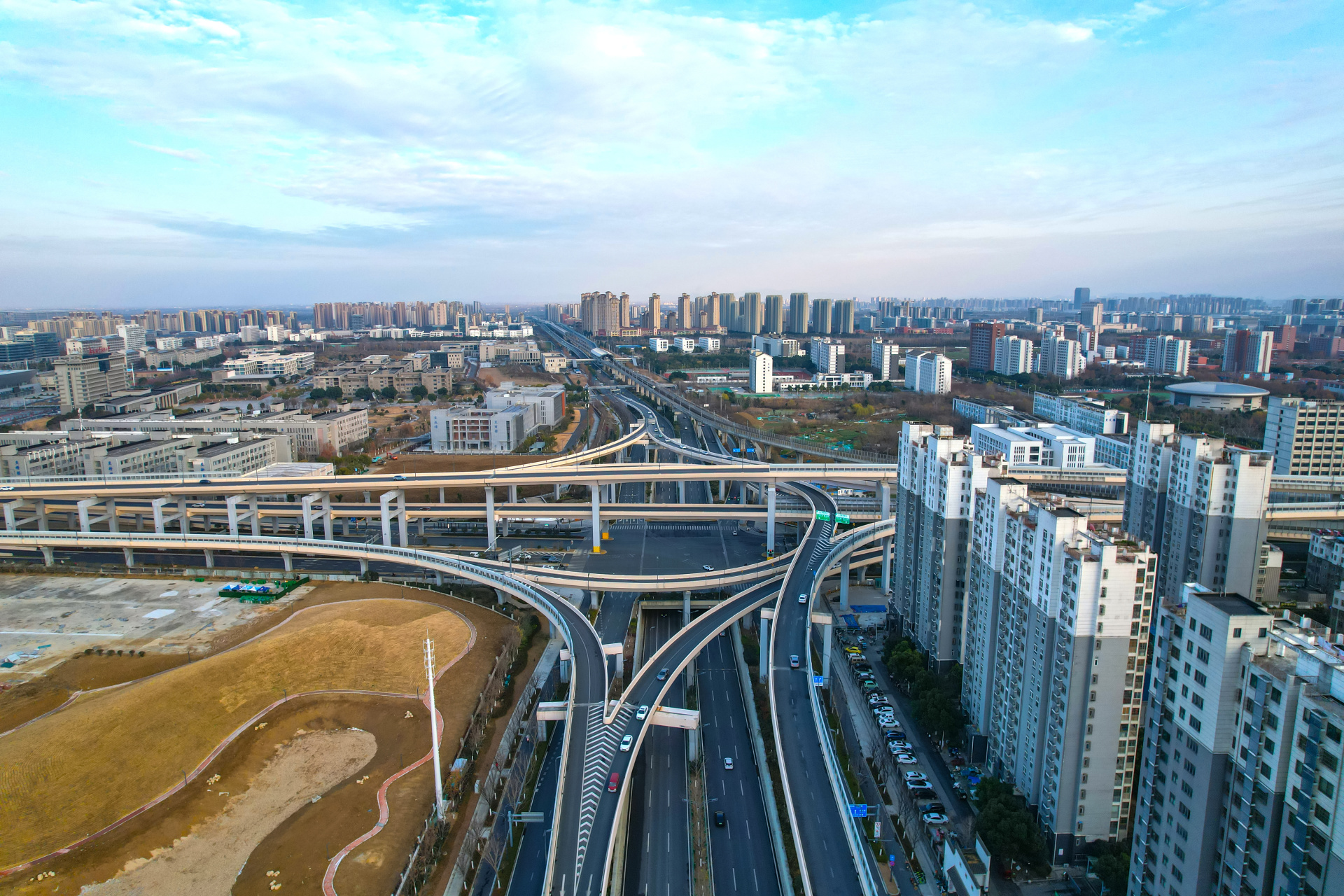 武汉“突围”，中部“双子星”时代来了 (http://www.paipi.cn/) wap 第3张