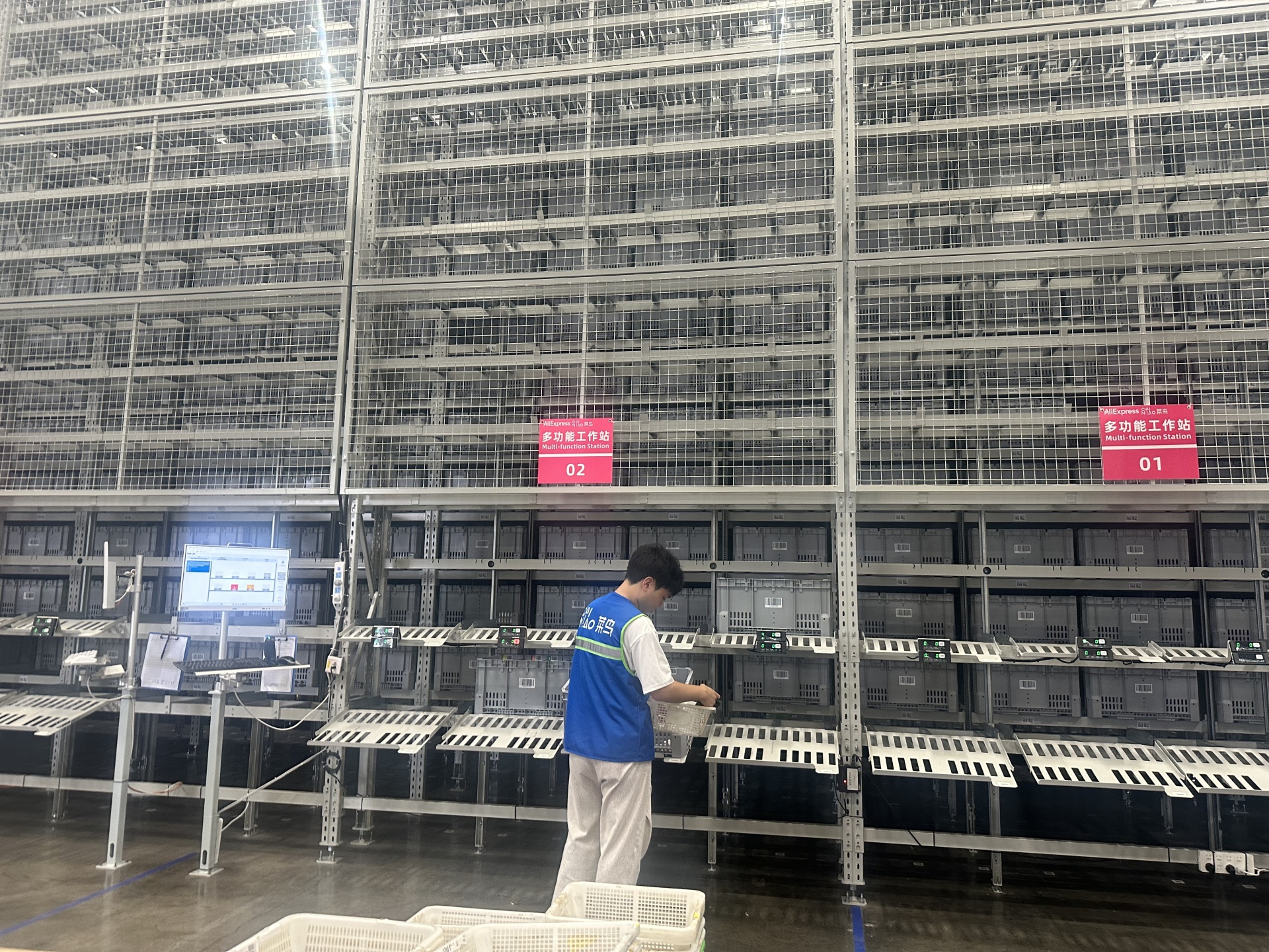 极客物流②｜10秒能爬五层楼！菜鸟ZeeBot年内全球落地 仓储无人化进入商用深水区 (http://dinkfamily.com/) wap 第2张