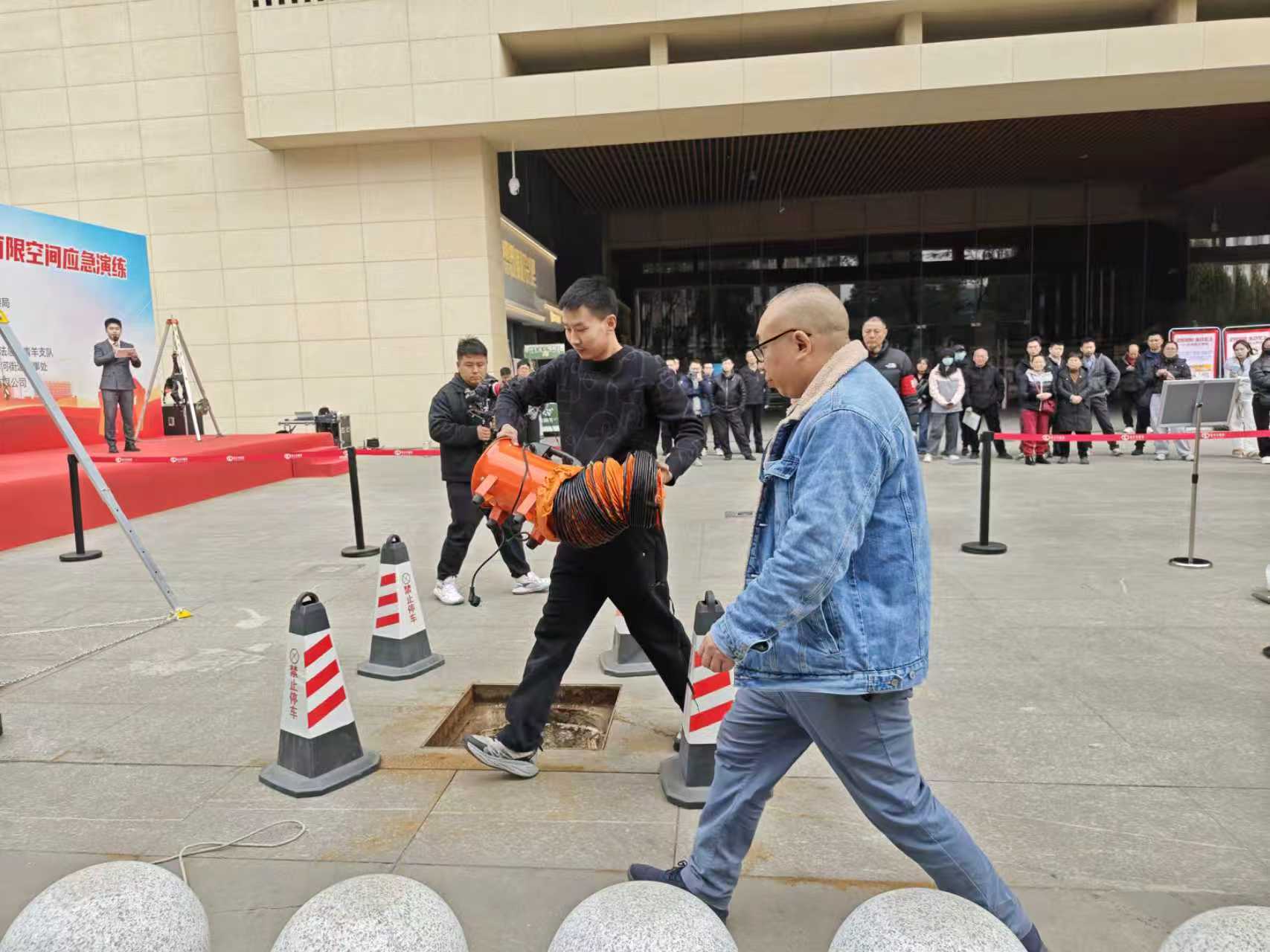 开展有限空间应急演练 青羊把好文体旅行业“安全关”