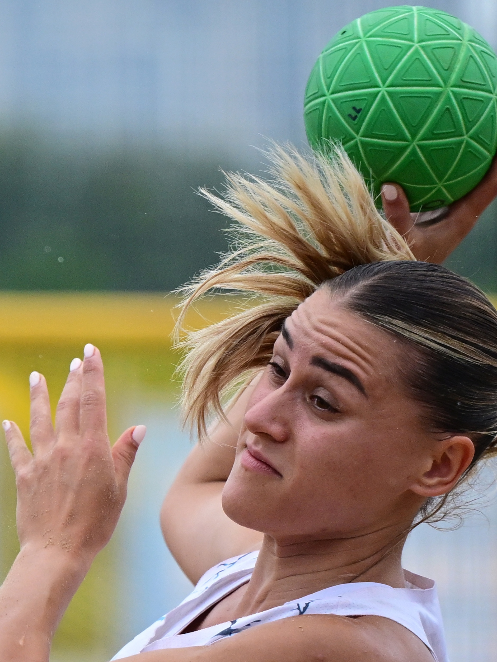 爱成都 看世运丨沙滩手球开赛 中国女队首战告捷